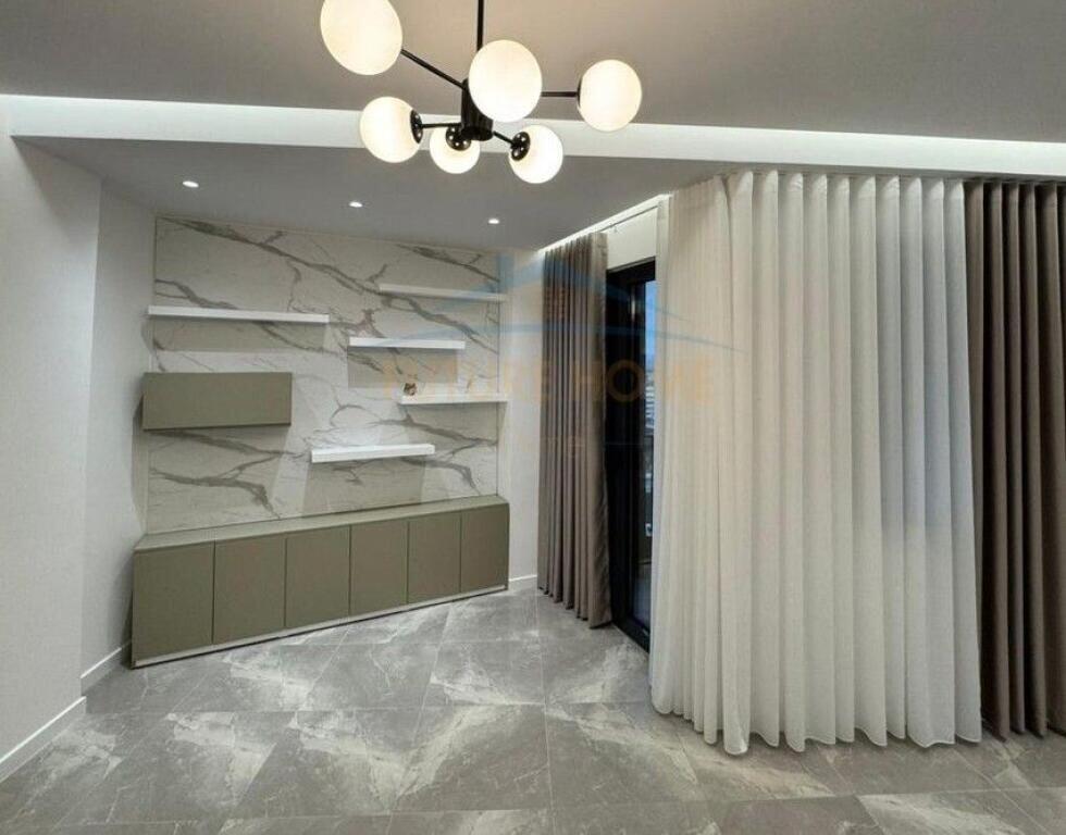 Qera, Apartament 2+1+2 , Pazari i Ri, Tirane