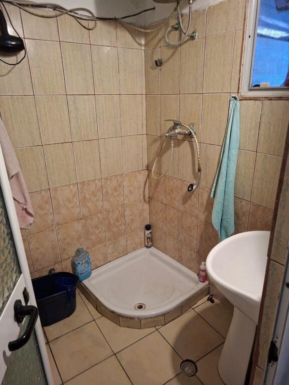 3-storey building for sale near Blloku