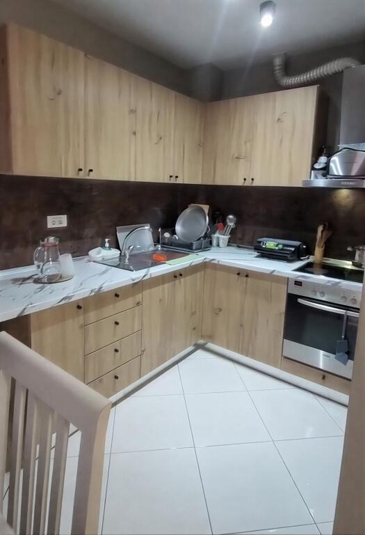 🏡 Jepet me qira apartament 2+1 – Kopshti Botanik, Tiranë!!!