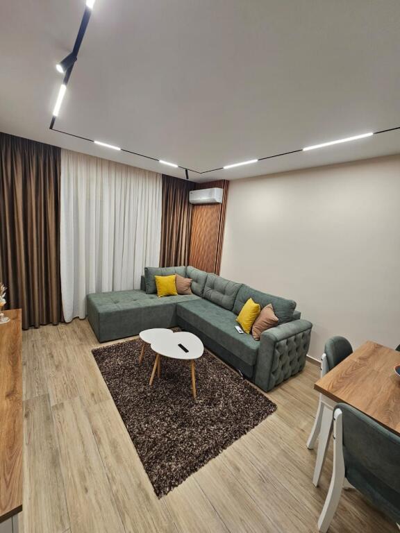 Vlore (Lungomare) , affittasi dal Proprietario, senza commissione appartamento 1+1+Balcone Piano 5, 65 m² 450 €