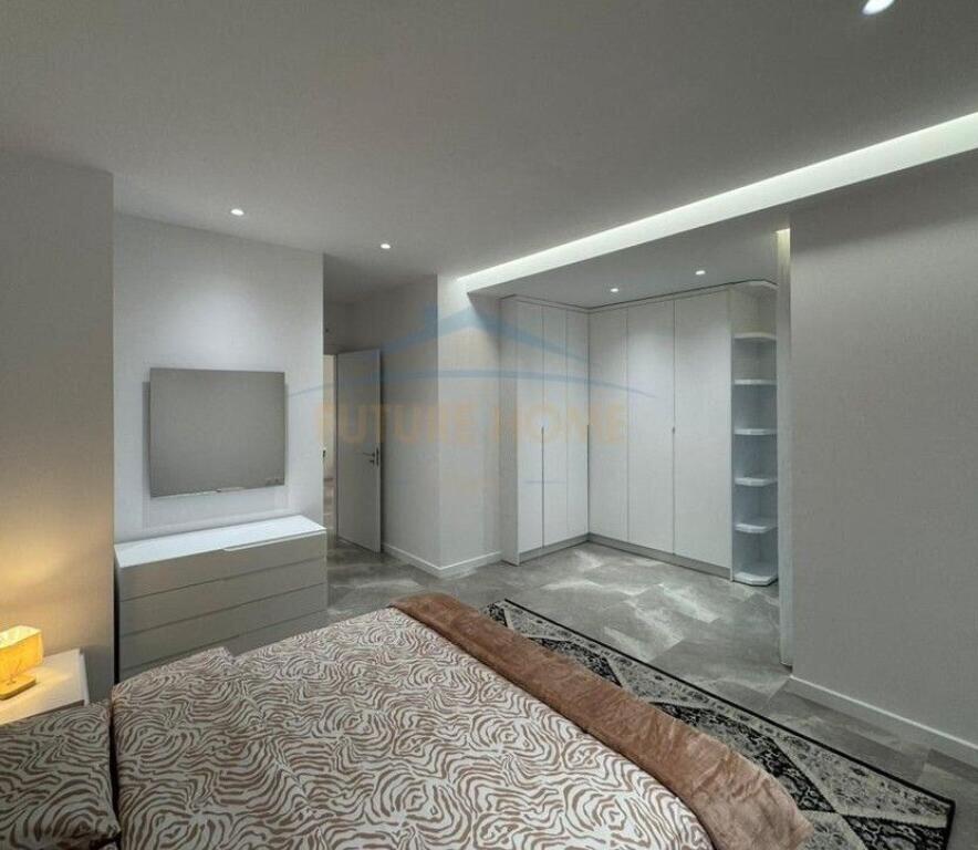 Qera, Apartament 2+1+2 , Pazari i Ri, Tirane