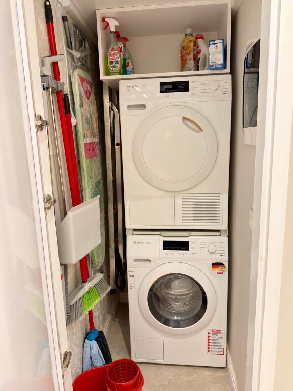 📣 QERA SUPER Apartament 1+1 📍 Rruga e "Barrikadave", Prane Shkolles "Lidhja e Prizrenit" ✨