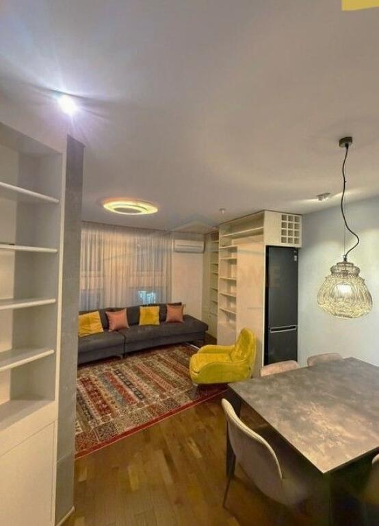 Shitje, Apartament 2+1+2 në Rrugën e Dibrës