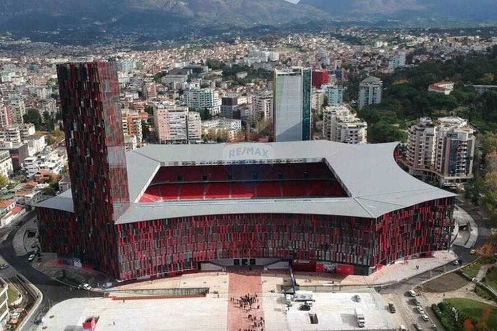 Shitet Njesi tregtare prane Ambasador 3