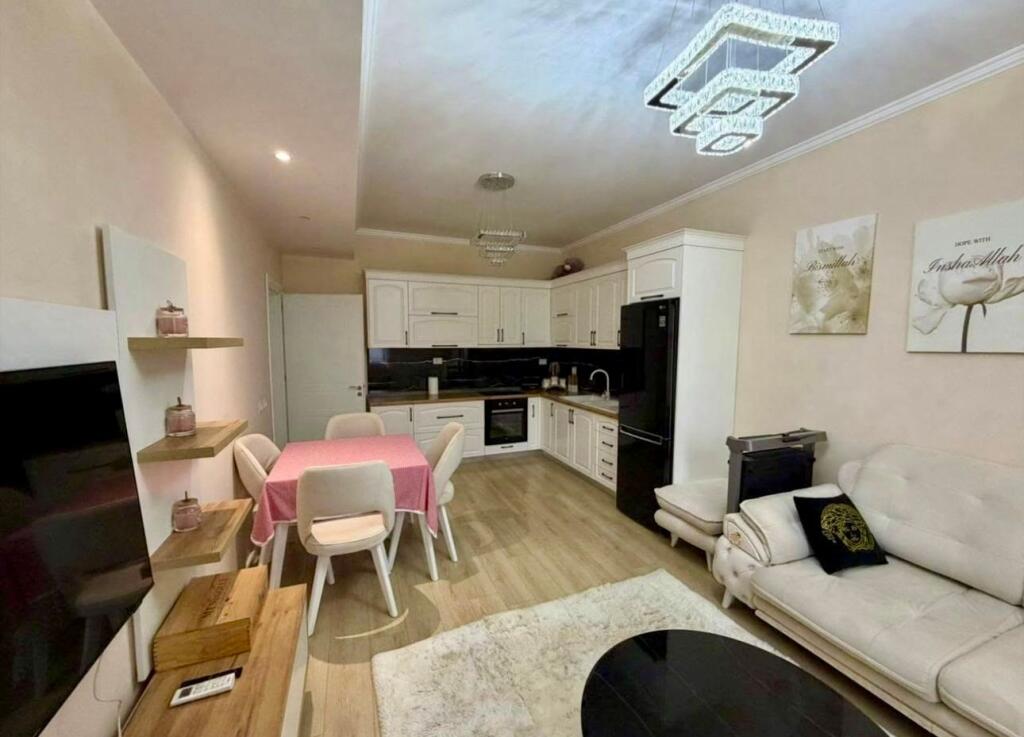 📣 SHITET Apartament 2+1 📍 Shkoze, Tirane 💶 135.000 Euro ✨