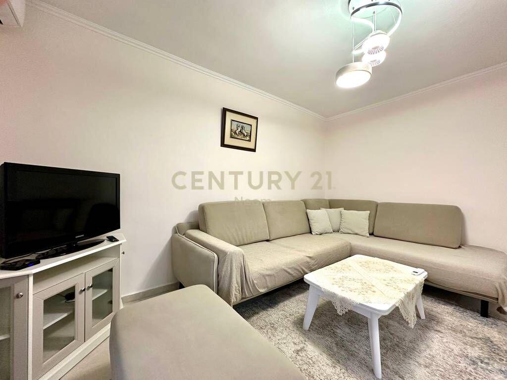 QIRA, APARTAMENT 1+1 TE RRUGA E DIBRES❗️ 450 leke /Muaj