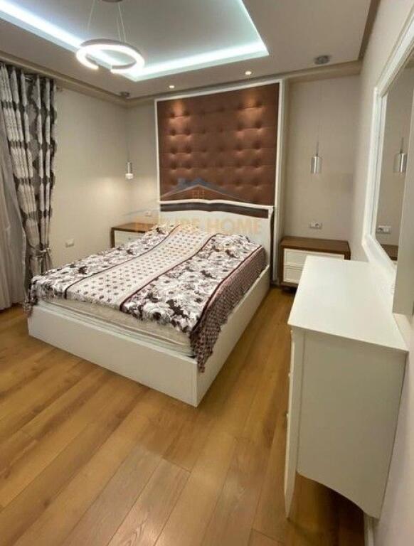 Qera, Apartament 3+1+2+Post parkimi, Kinostudio, Tiranë.