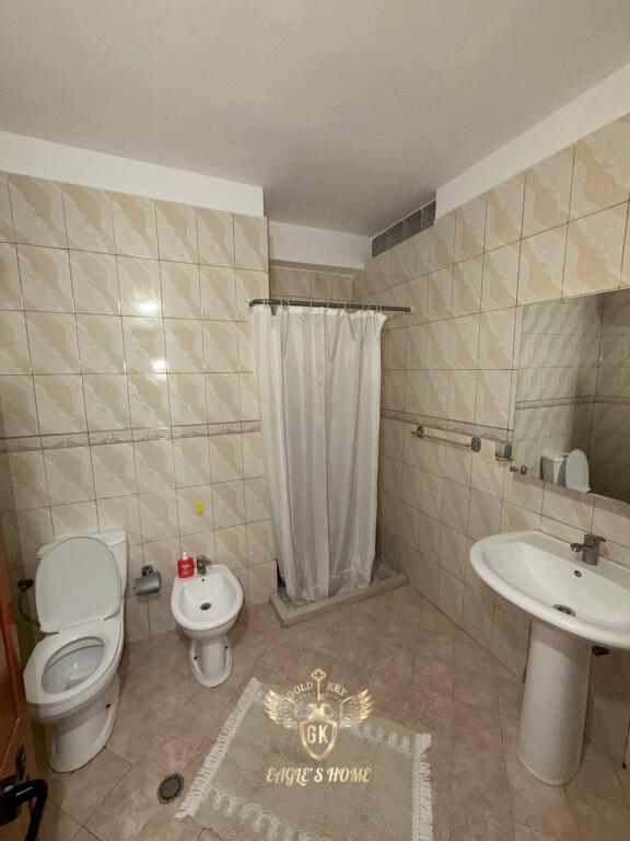 🏡 APARTAMENT ME QERA  • 2+1+2 me ballkon 💰 Çmimi: 40.000 leke neto ✅