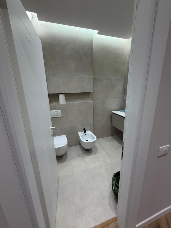 For rent 2+1+2 empty for office Astir 1000€