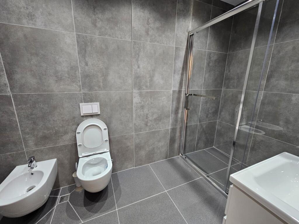 Jepet 2+1 me qera në Univers City – Kati 1, 97 m²