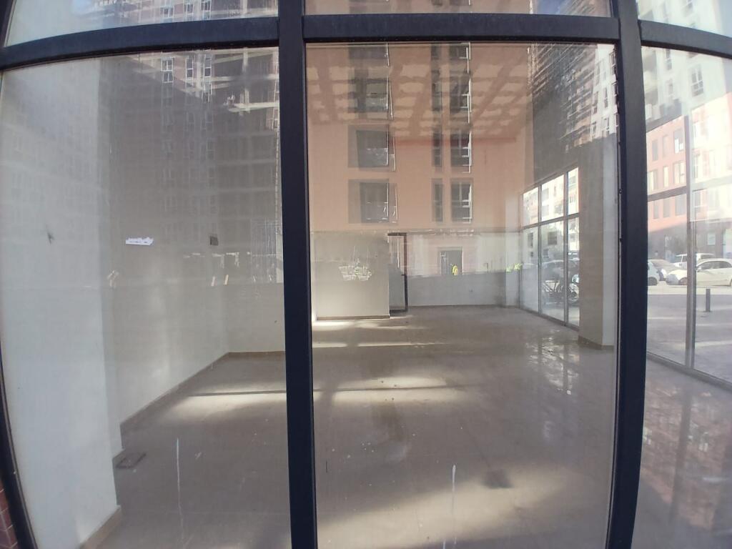 Locale commerciale+🅿️ in affitto Via Jordan Misja!