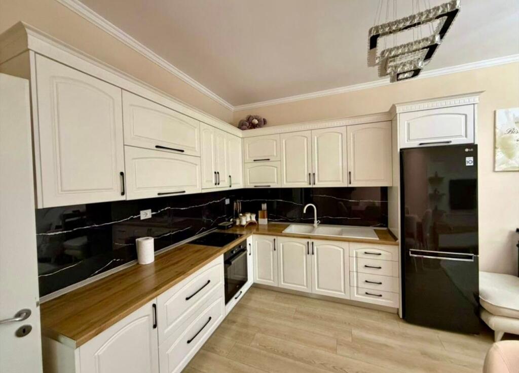 📣 SHITET Apartament 2+1 📍 Shkoze, Tirane 💶 135.000 Euro ✨