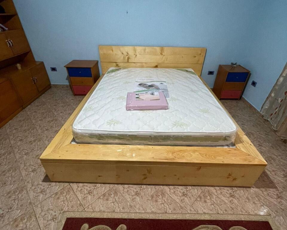 Jepet me qera Shtepia 2+1 , Prapa Casa Italias 450 Mije leke