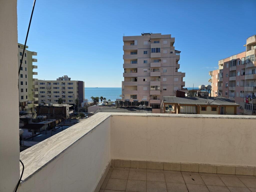 JEPET ME QERA APARTAMENT 2+1 NE PLAZH RROTA KUQE