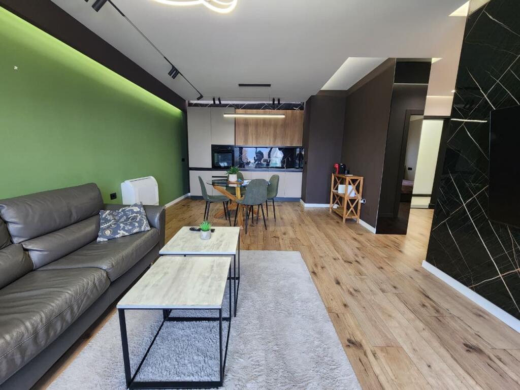 ✨ME QIRA; Super apt 2+1+2 wc+ 1 Poste parkimi (📍Parku Olimpike - Kompleksi Dinamo )  || 105 m2 || 1500 euro/muaj || ( përfshirë dhe parkimin)
