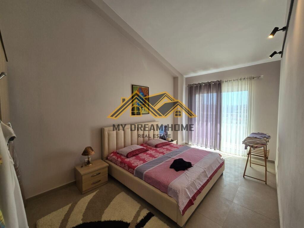 SHITET PAPAFINGO ME PISHIN 3+1+2+ VERAND PLAZH DURRES KOMPLEKS PRIVAT