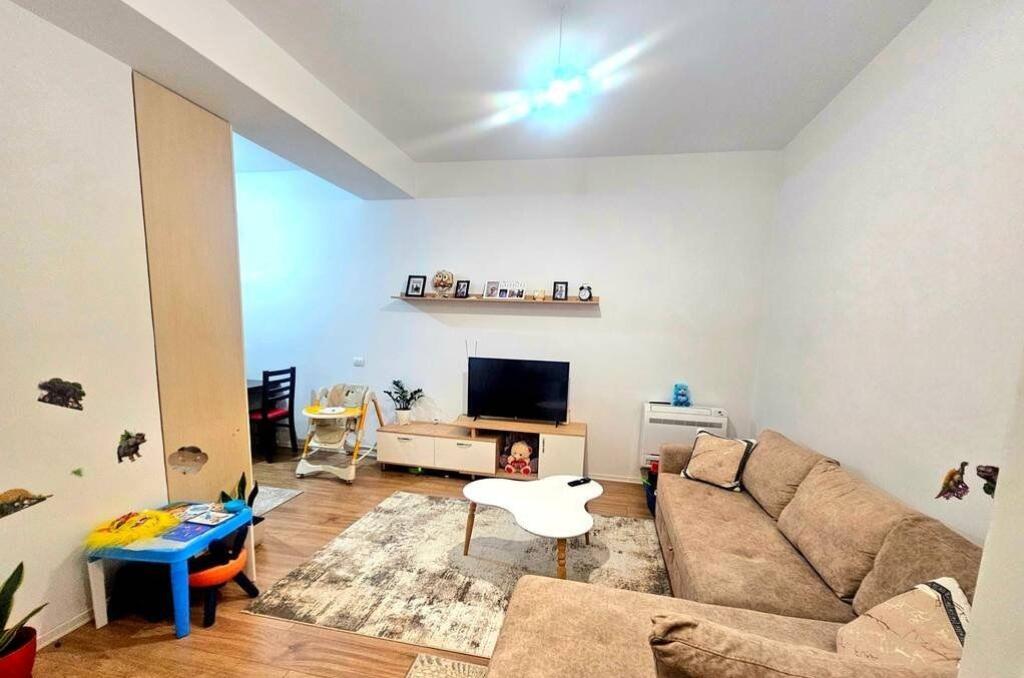 APARTAMENT 1+1 PER QIRA NE ALI DEM