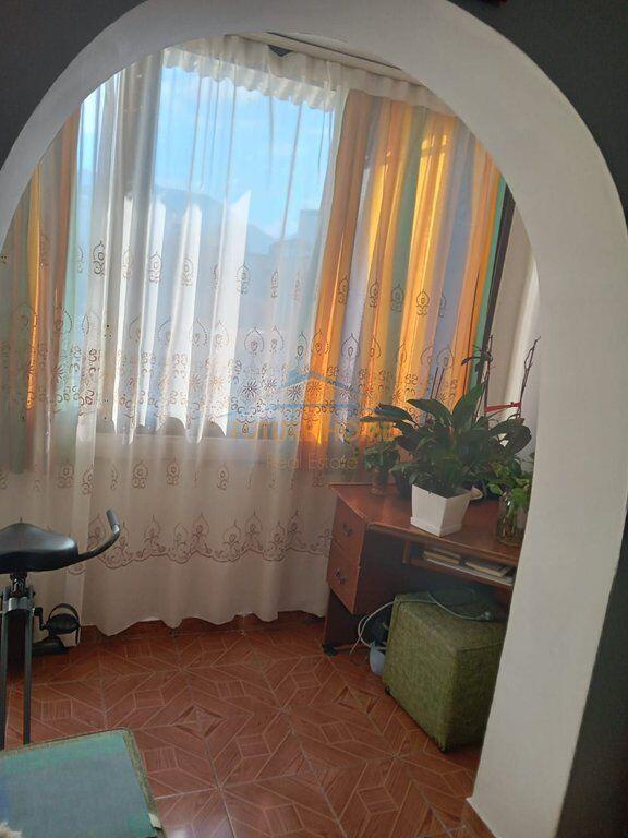 Shitet Apartament 2+1, Rruga Asim Vokshi