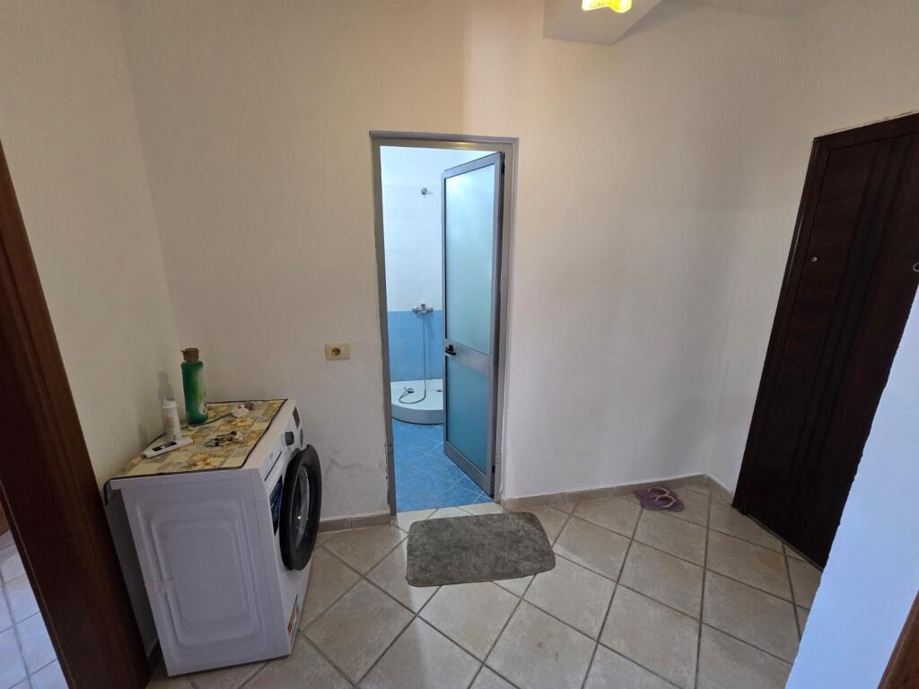 JEPET ME QERA APARTAMENT 2+1 NE PLAZH RROTA KUQE