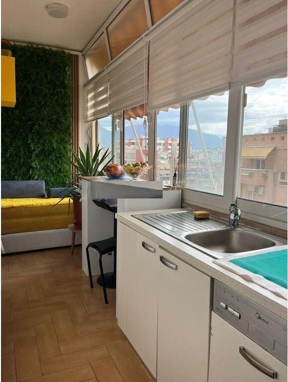 Apartament 2+1 per qera ne Qender