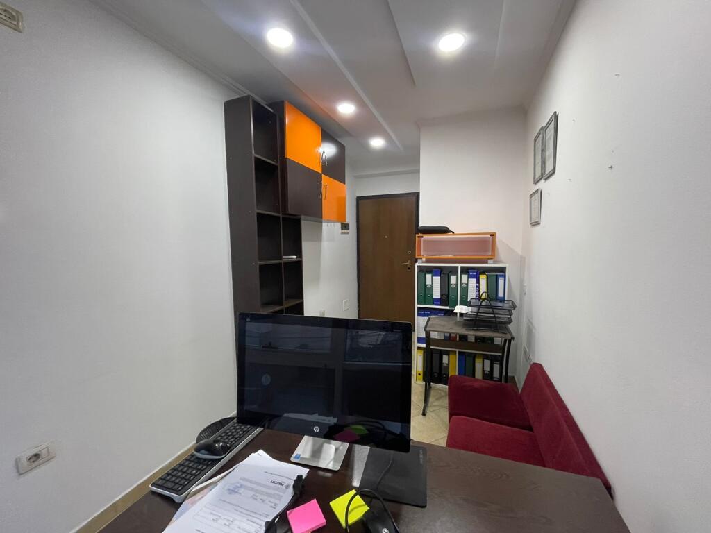 ZYRE PER QERA 15 M2 MYSLYM SHYRI 250 EURO