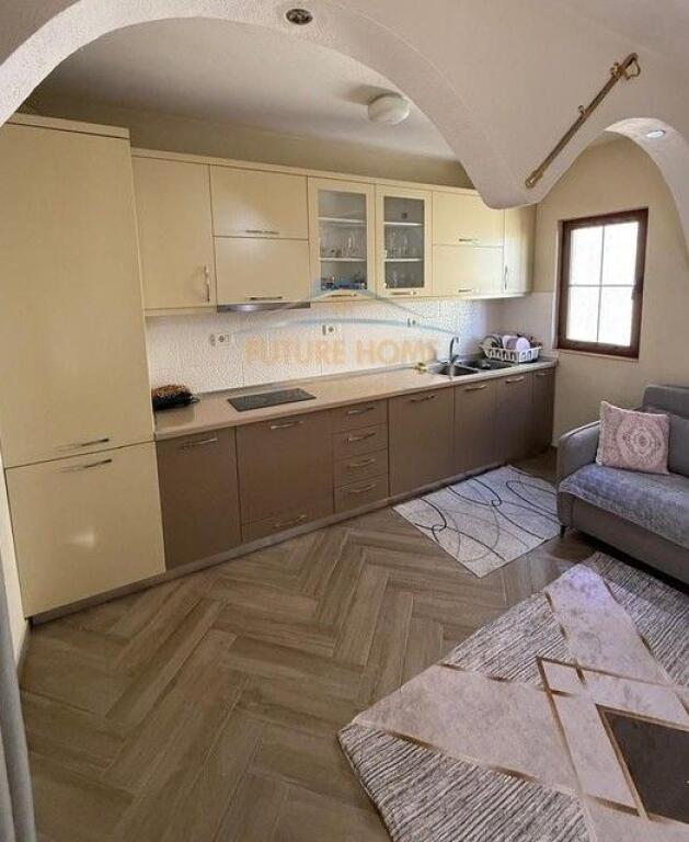 Qera, Shtëpi Private 2-Katëshe, 5 Maji, Tiranë.