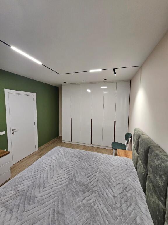 Vlore (Lungomare) , affittasi dal Proprietario, senza commissione appartamento 1+1+Balcone Piano 5, 65 m² 450 €