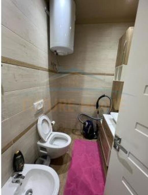 Shitet  Apartament 2+1+Post Parkimi, Rruga e Kosovareve, Tirane.
