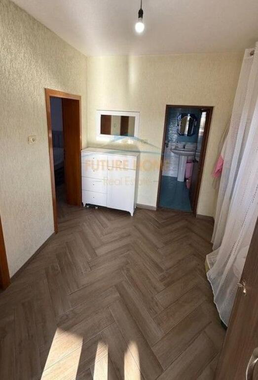 Qera, Shtëpi Private 2-Katëshe, 5 Maji, Tiranë.