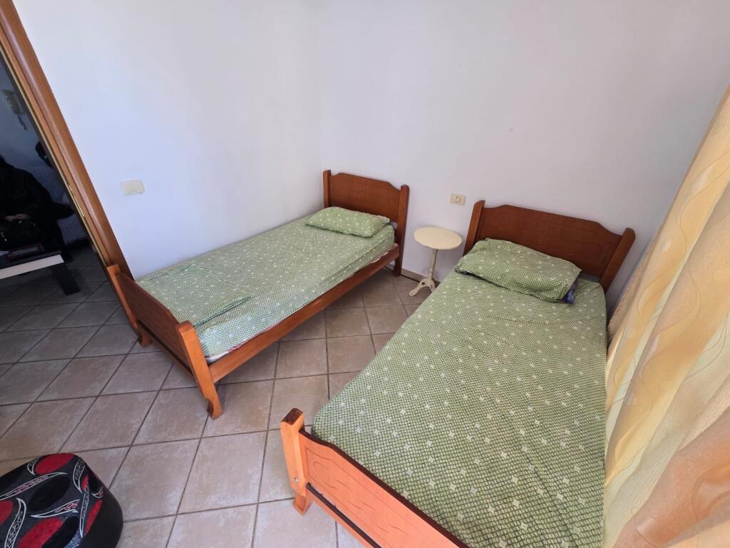 JEPET ME QERA APARTAMENT 2+1 NE PLAZH RROTA KUQE