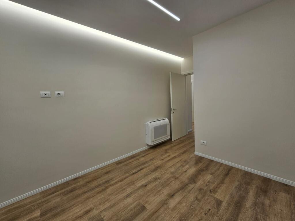 Jepet 2+1 me qera në Univers City – Kati 1, 97 m²