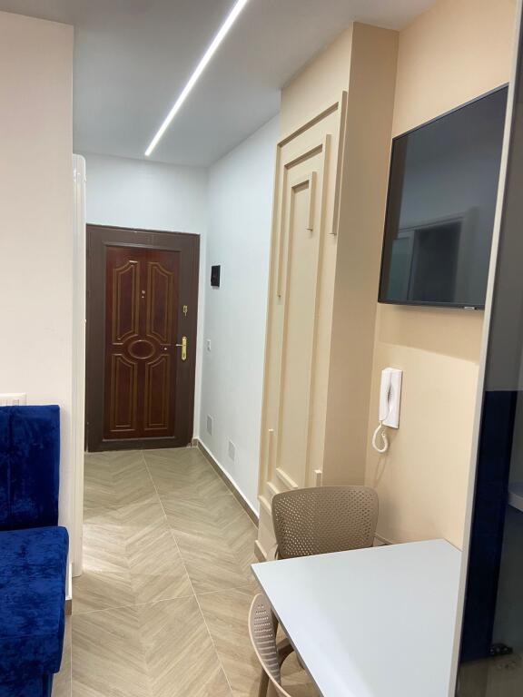 Jepet me qera garsoniere me pamje fantastike nga deti lagja  13 durres