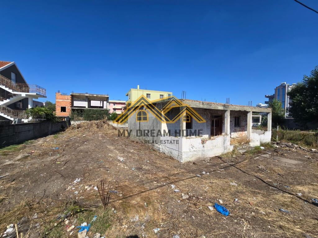 SHITET SHTEPI PRIVATE NE PLAZH DURRES!!