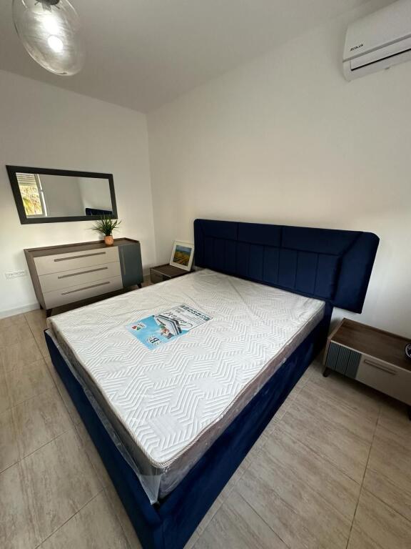 Jepet apartament me qera 1+1 plazh durres