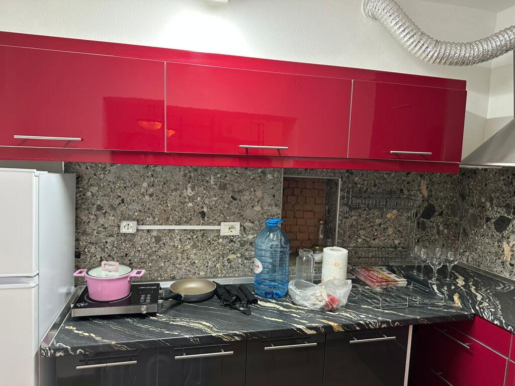 Jepet me qera apartament 1+1