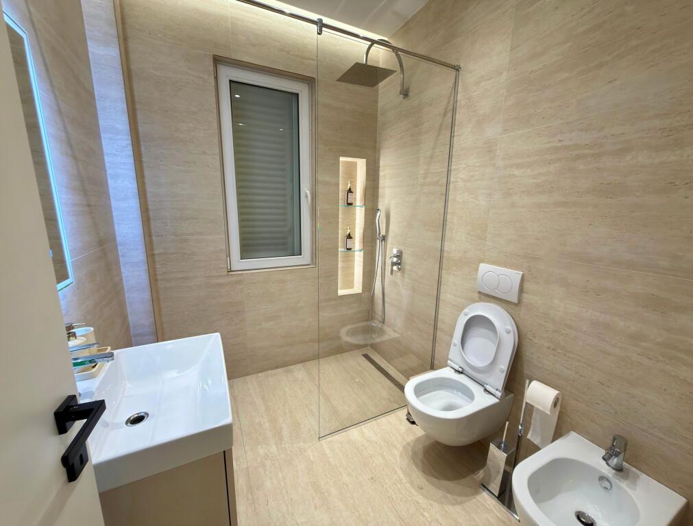 📣 QERA SUPER Apartament 1+1 📍 Rruga e "Barrikadave", Prane Shkolles "Lidhja e Prizrenit" ✨