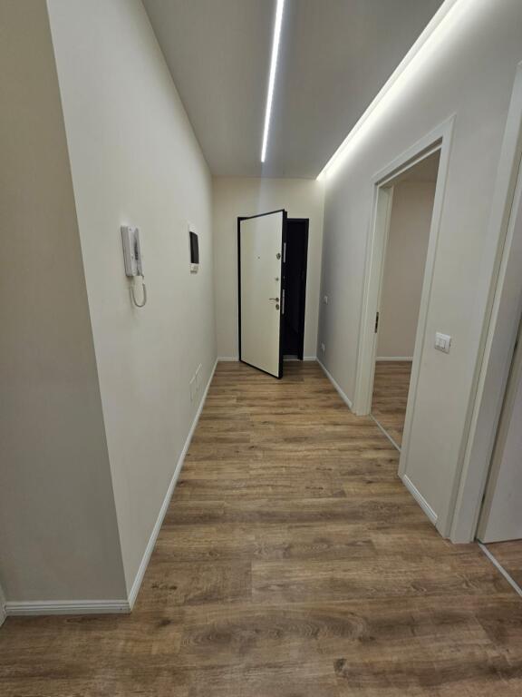 Jepet 2+1 me qera në Univers City – Kati 1, 97 m²