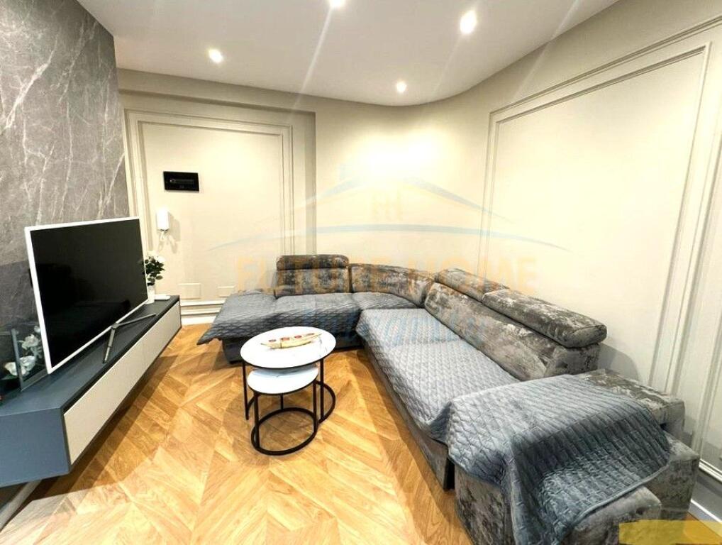 Shitet, Apartament 1+1+Verandë, Rezidenca Kodra e Diellit 1, Tiranë.