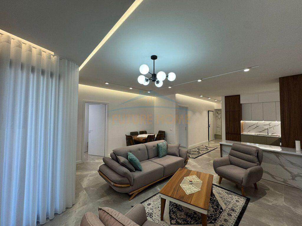 Qera, Apartament 2+1+2 , Pazari i Ri, Tirane