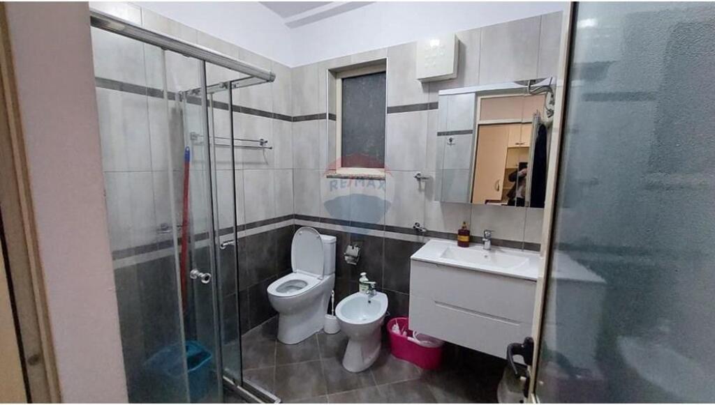 SHITET APARTAMENT 2+1 TEK TIRANA E RE
