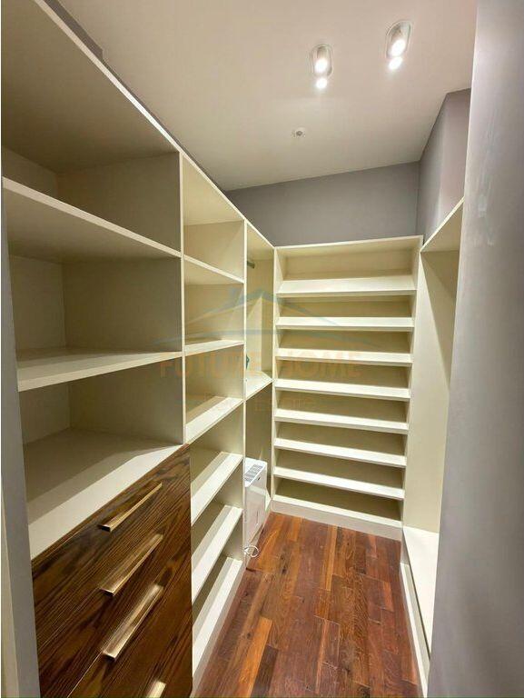 SHITET APARTAMENT 2+1 TEK RRUGA E DIBRES