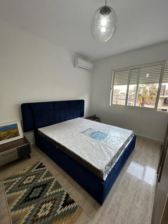 Jepet apartament me qera 1+1 plazh durres