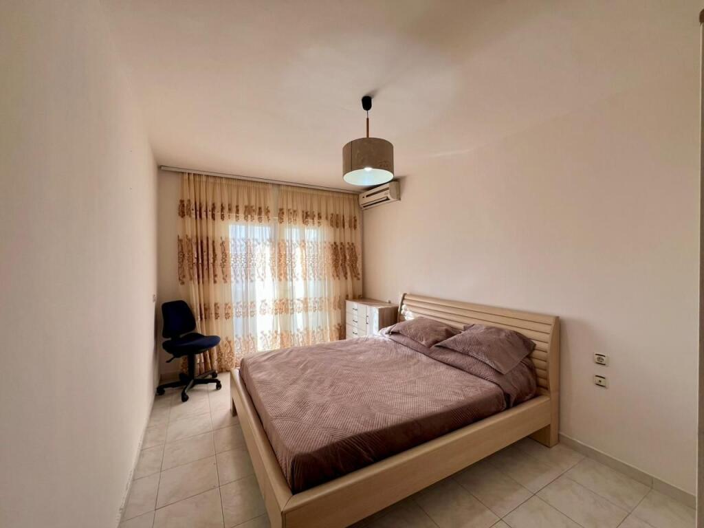 Jepet me qira Apartament 1+1, Laprakë, Tiranë.