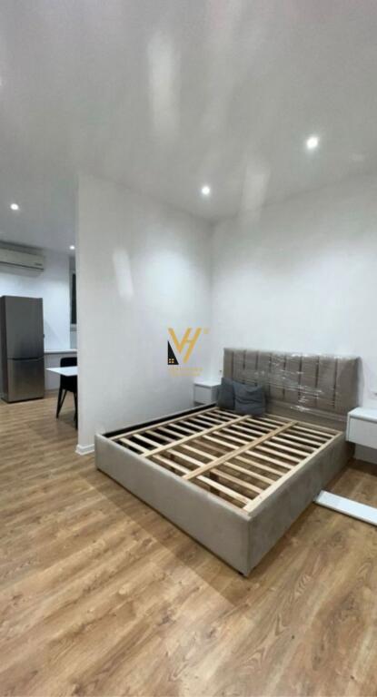 JEPET APARTAMENT 1+1 ME QERA TE RRUGA E BARRIKADAVE 650 EURO