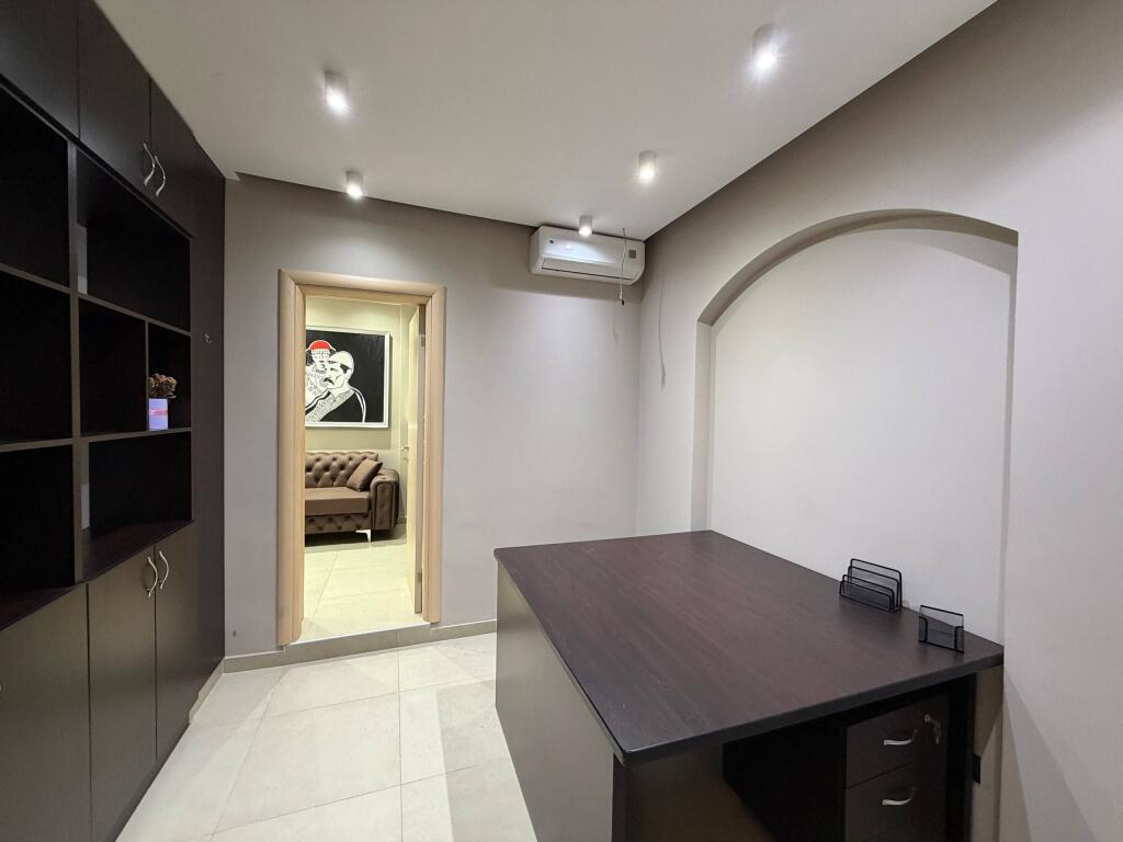 Ambient zyrash per qira tek Myslym Shyri.