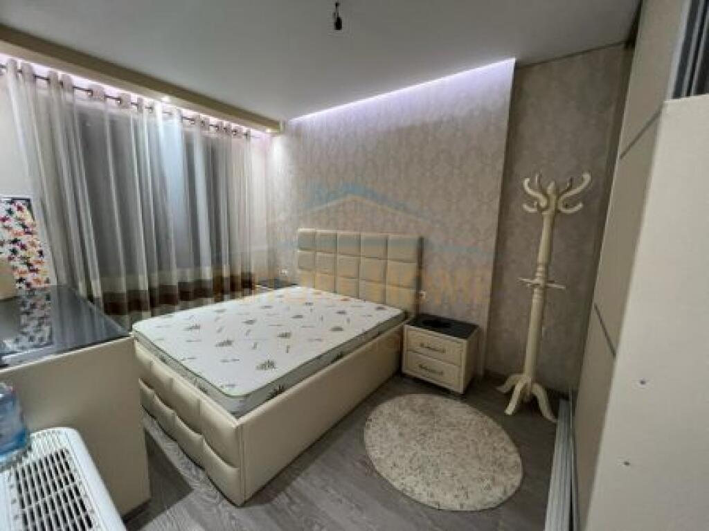 Shitet  Apartament 2+1+Post Parkimi, Rruga e Kosovareve, Tirane.