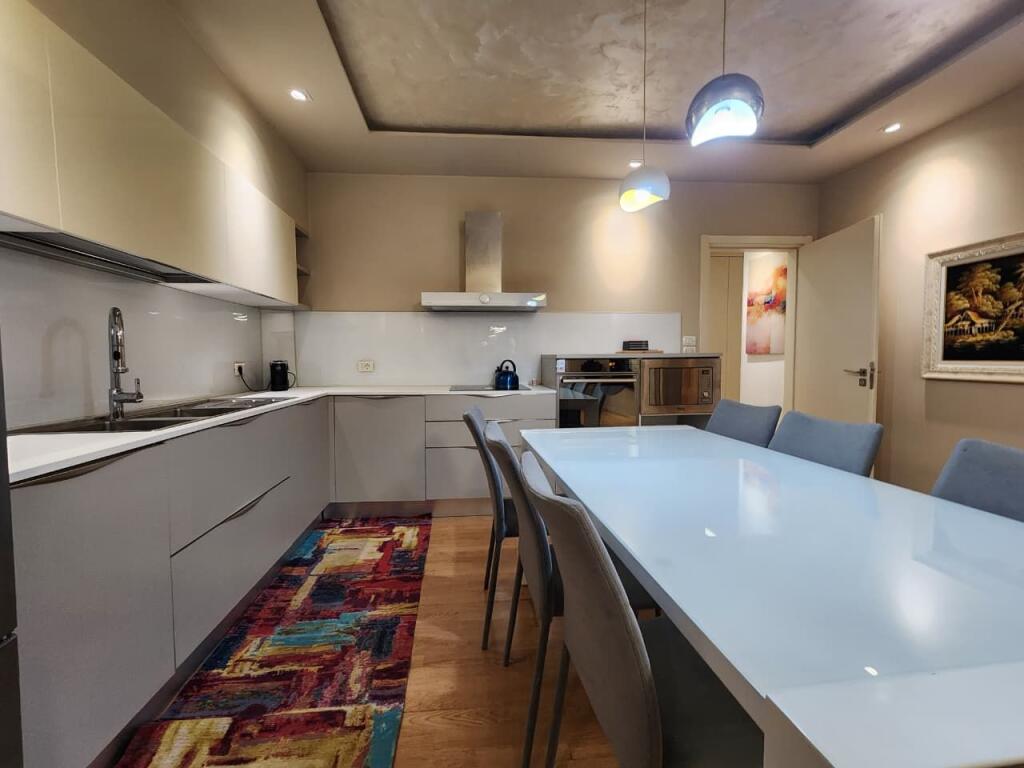 ✨SUPER APARTAMENT ME QERA  – 2+1+2wc &amp; Verandë  ( 📍 Komuna Parisit / kristal Center || 200m2 || 1000 eu🔥