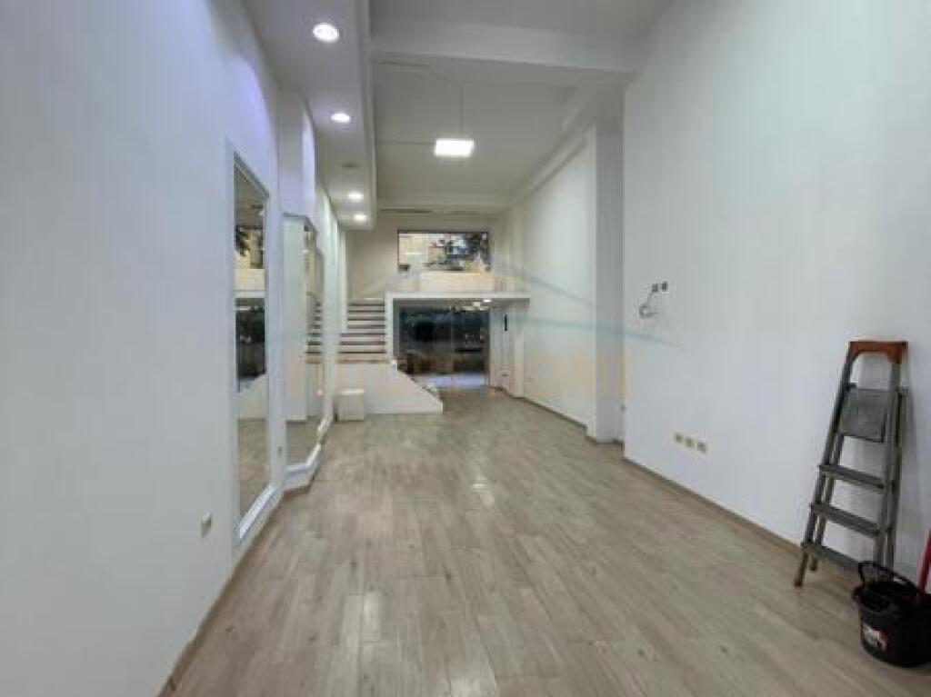 Rent, Business Premises, Kavaja Street, Tirana
