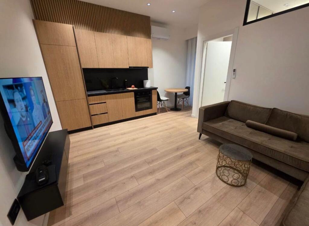 Apartament 1+1 tek Liqeni i Thate!