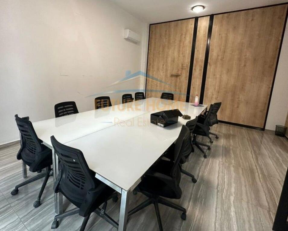 🏢 Qira | Godinë 4-Katëshe+20 POSTE PARKIMI – Rruga Gjergji Legisi